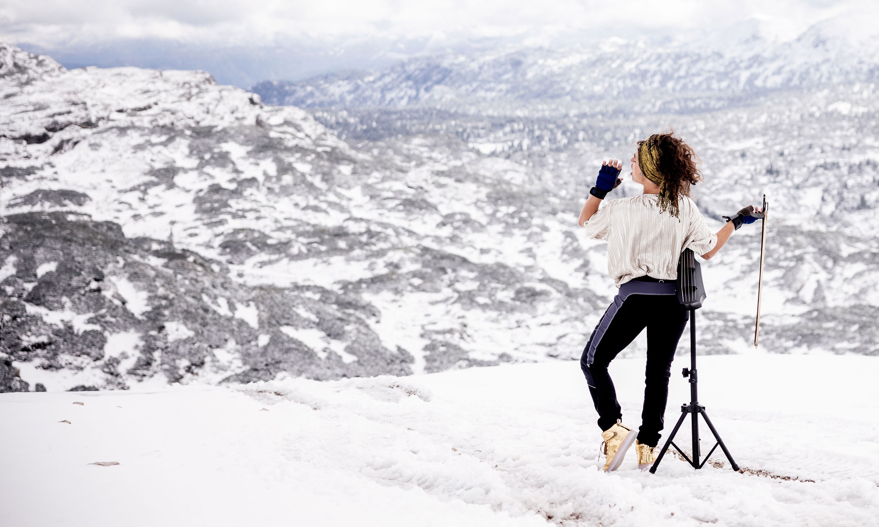 deeLinde jodelt im Schnee